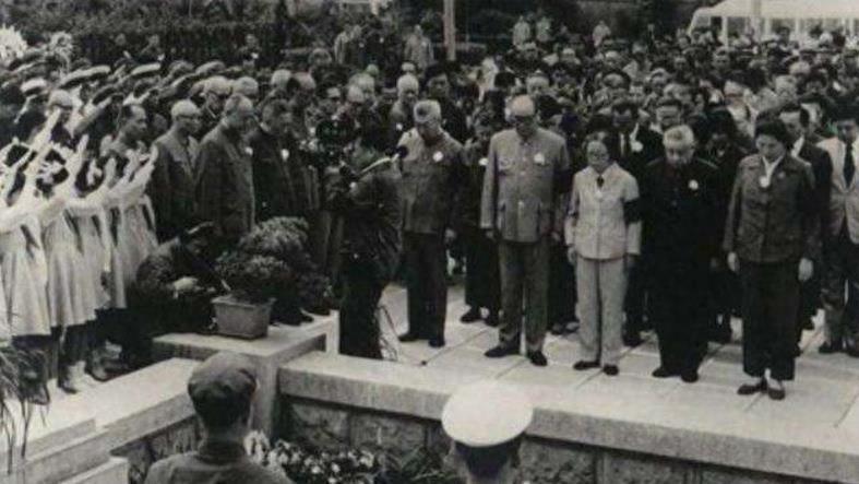 1981年，宋庆龄葬礼原定10点整，邓颖超：马上开始，早一分钟也好！