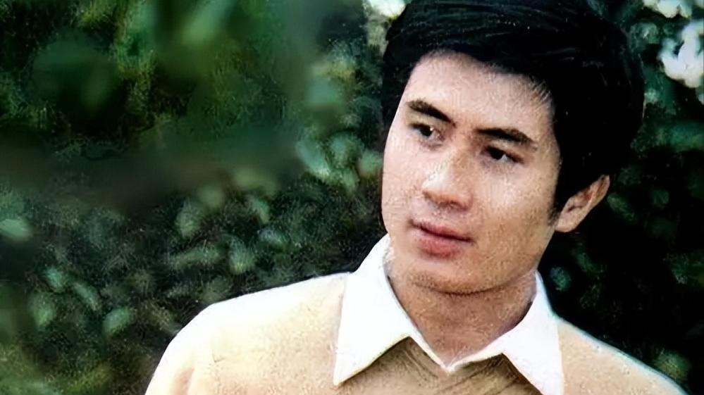 郭凯敏与相伴6年的张芝华离婚后, 转身娶尤勇前妻, 他在追求什么？