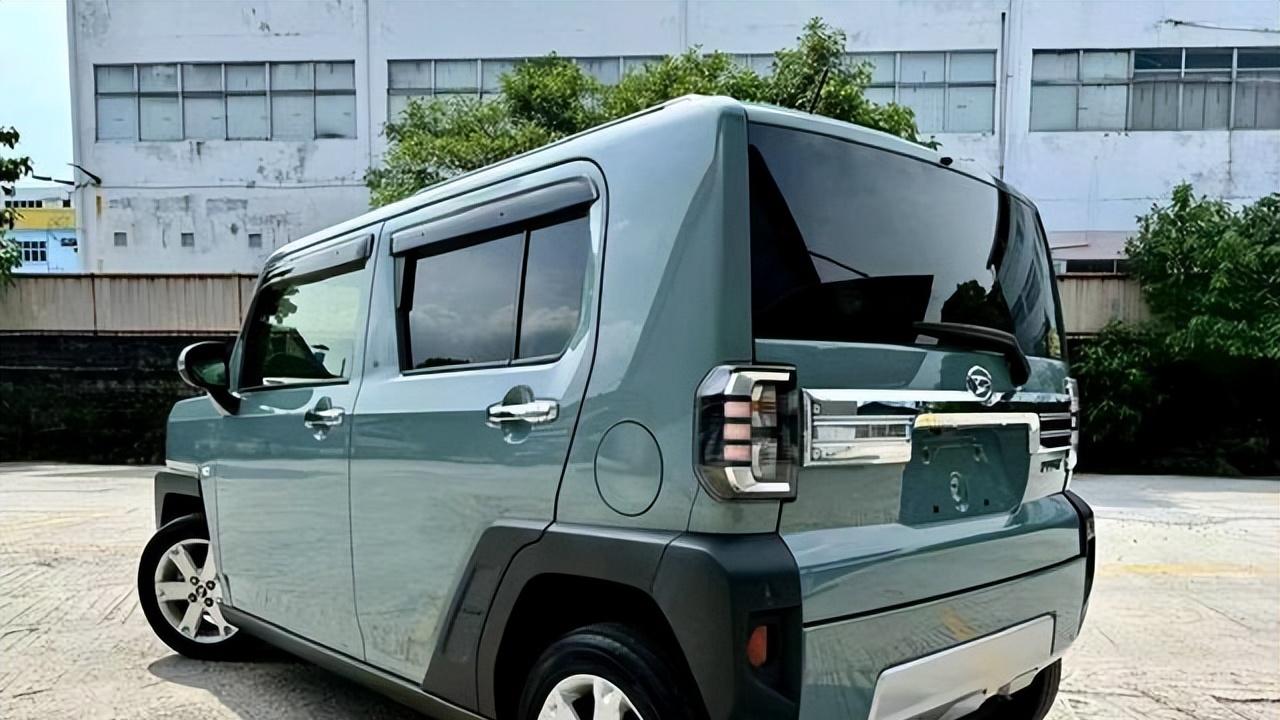 最便宜的丰田SUV来了！“方盒子”外观很硬朗，搭载1.0T引擎+四驱