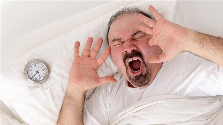 “8小时睡眠论”是错的？65岁以后，每天睡多久才好？告诉你答案