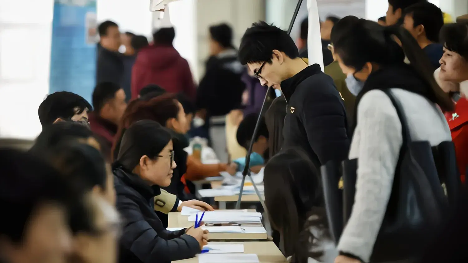 为什么失业的人越来越多？原因有4方面，2024年工作仍然不好找