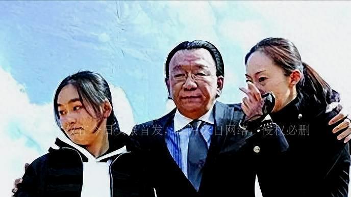 侯耀文的两女儿：一个和他交恶多年，一个“认贼作父”，实在心酸