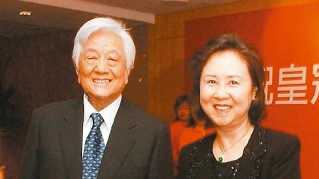 平鑫涛3个子女拒绝悼念琼瑶，皇冠集团对琼瑶葬礼保持沉默