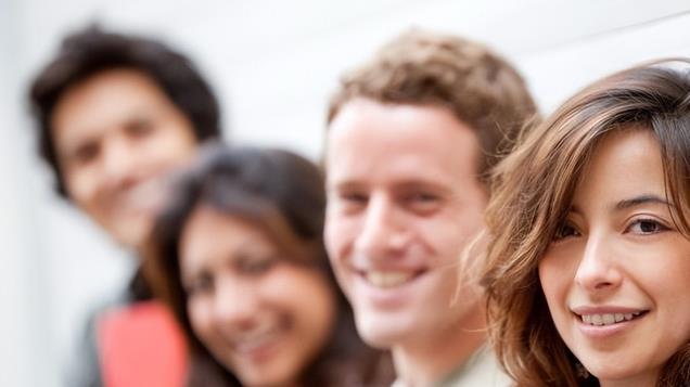 409万粉丝博主王慧玲言论简影响极大，背后是否存在团队支持？