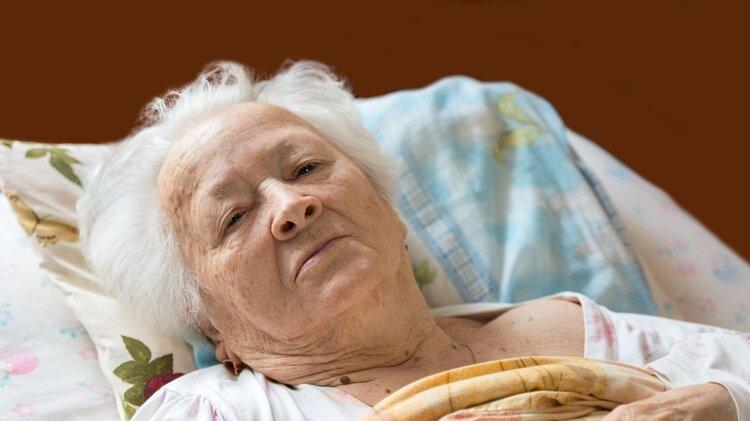 为什么欧美很少有卧病在床的老人，我国却很多？3个原因值得思考