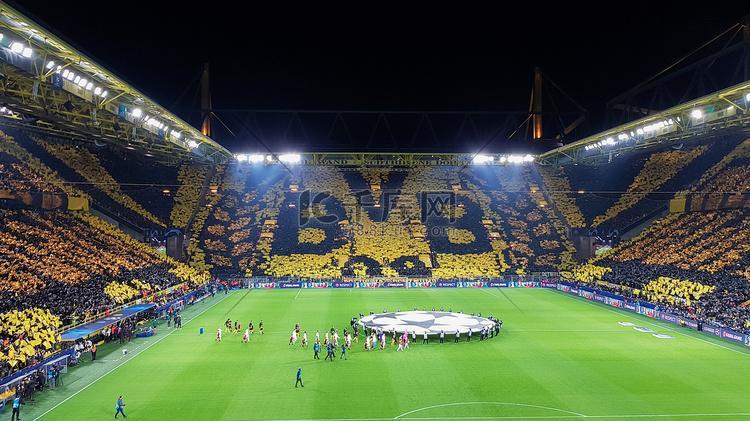 激情燃烧的德甲战场上，一场备受瞩目的较量即将拉开帷幕：多特蒙德对阵波鸿。