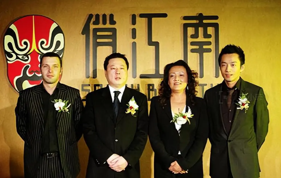 张兰：婚姻不顺，从年赚33亿到身无分文，而今带病直播卖酸辣粉
