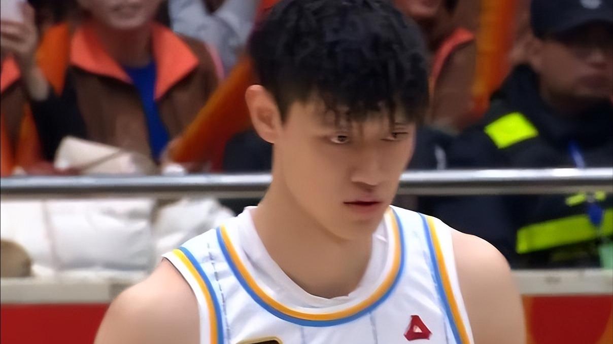 真是NBA级别！翟小川惹怒克里斯，后者死亡隔扣曾凡博