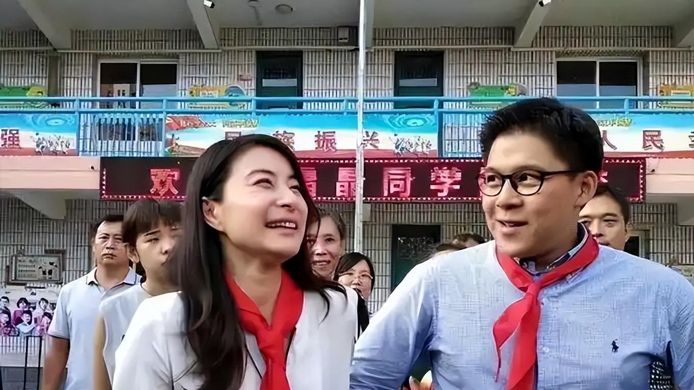 郭晶晶霍启刚宣布喜讯：豪门爱情，娱乐圈的清流传奇