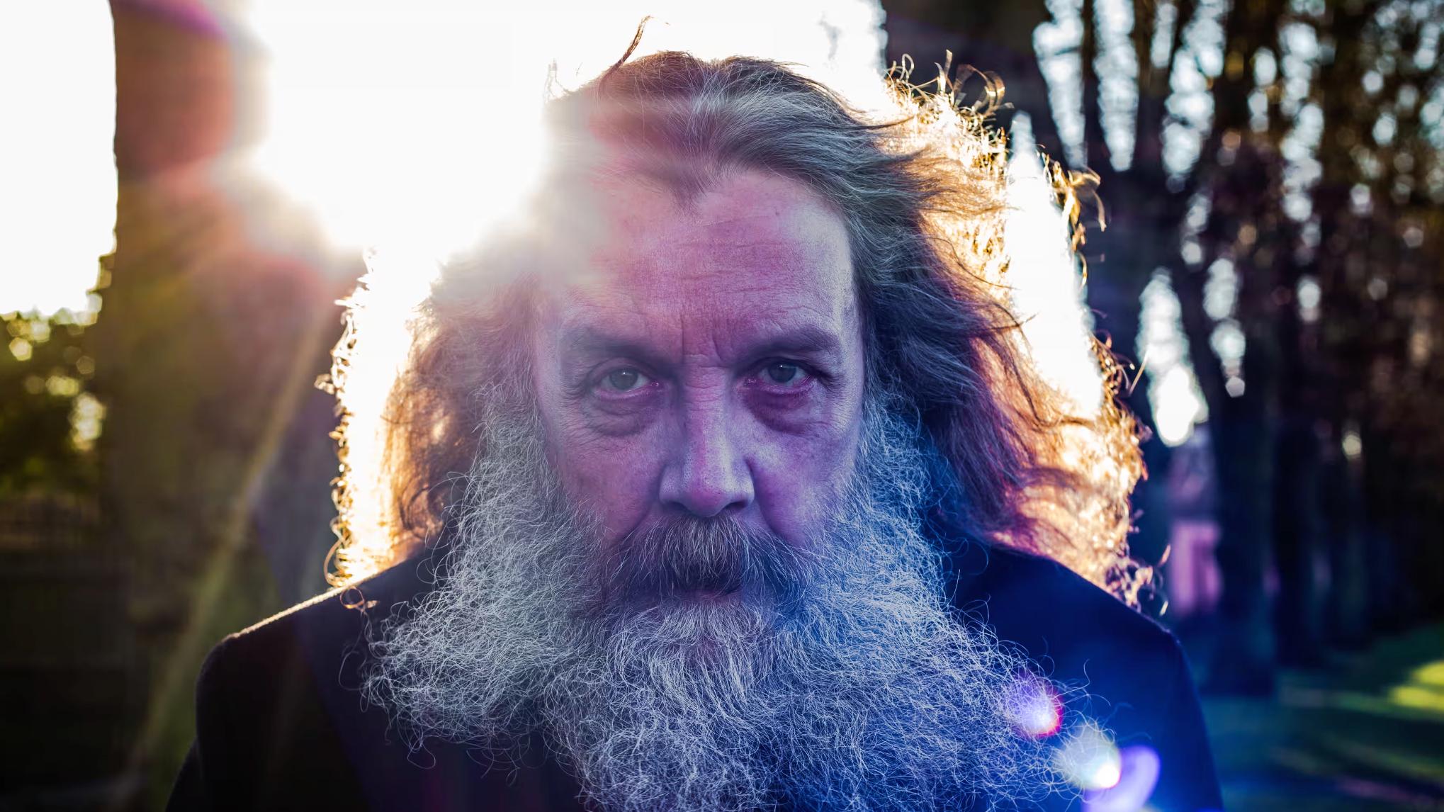 “粉丝文化已经毒害了世界”：《守望者》作者艾伦·摩尔谈超级英雄、Comicsgate 和特朗普