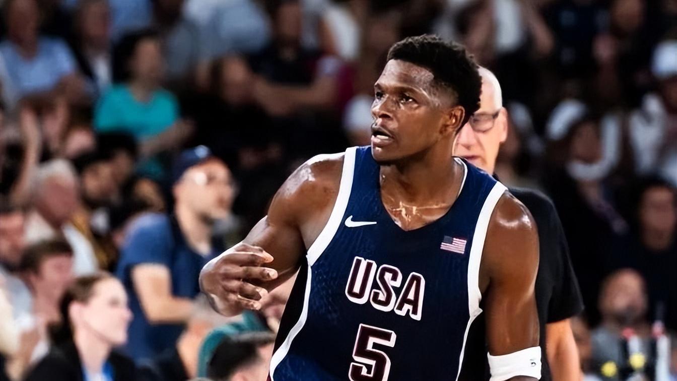 单挑狂魔遇克星？爱德华兹从神坛跌落，詹杜库救场遮羞！