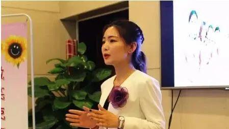 换头成功背后的男人，女艺人被背叛，颜色花分手是多人造成