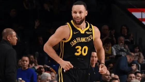 库里重伤离场！勇士爆冷惜败！汤普森25分难救主，追梦空砍三双