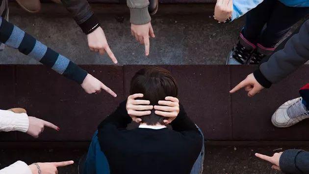 孩子遭受欺凌的表现及应对策略