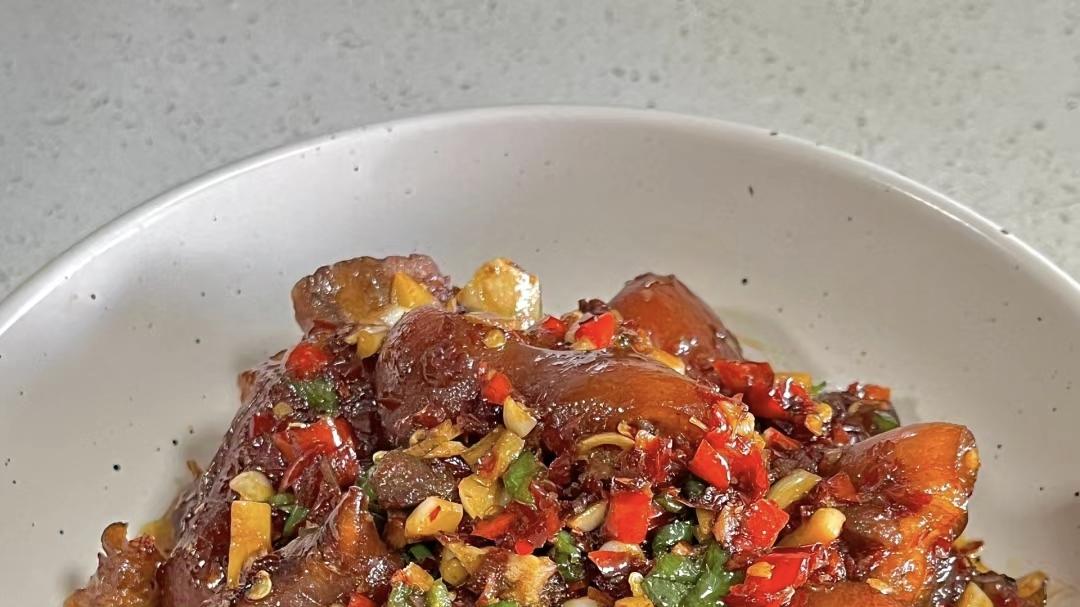 别错过！江西辣猪蹄——让你欲罢不能的火辣之味