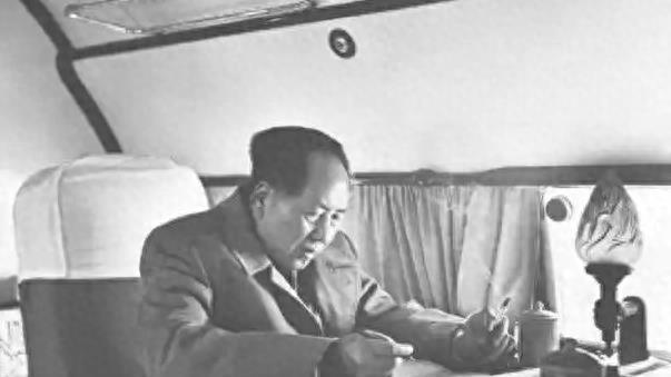 1948年，毛泽东看完电报后问陈毅：“这粟裕葫芦里卖的什么药？”