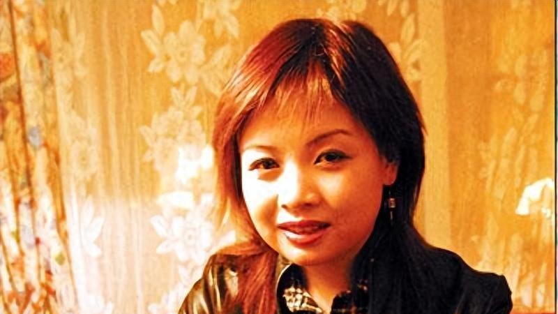 唱《山路十八弯》的李琼，因为朱迅的一字之差，葬送了乐坛之路