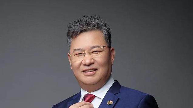 后续！绿地总裁KTV不雅行为，两女同时服侍，集团回应不是同一人