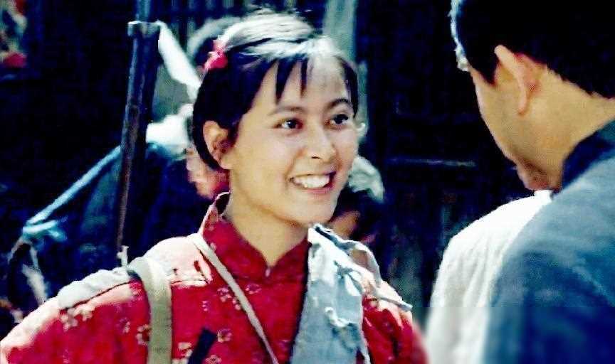 国内疯狂捞金，将妻儿送往国外，唐国强一步步走到今天这步田地