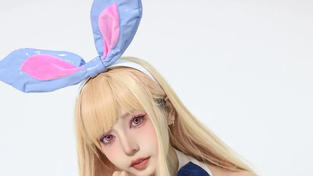 颜值SHOW：自信优雅的兔女郎，喜多川海梦COS，兔兔真的很可爱！