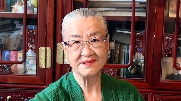 国务院原副总理耿飚长女，所有资产一夜被封，出走美国前撂下狠话