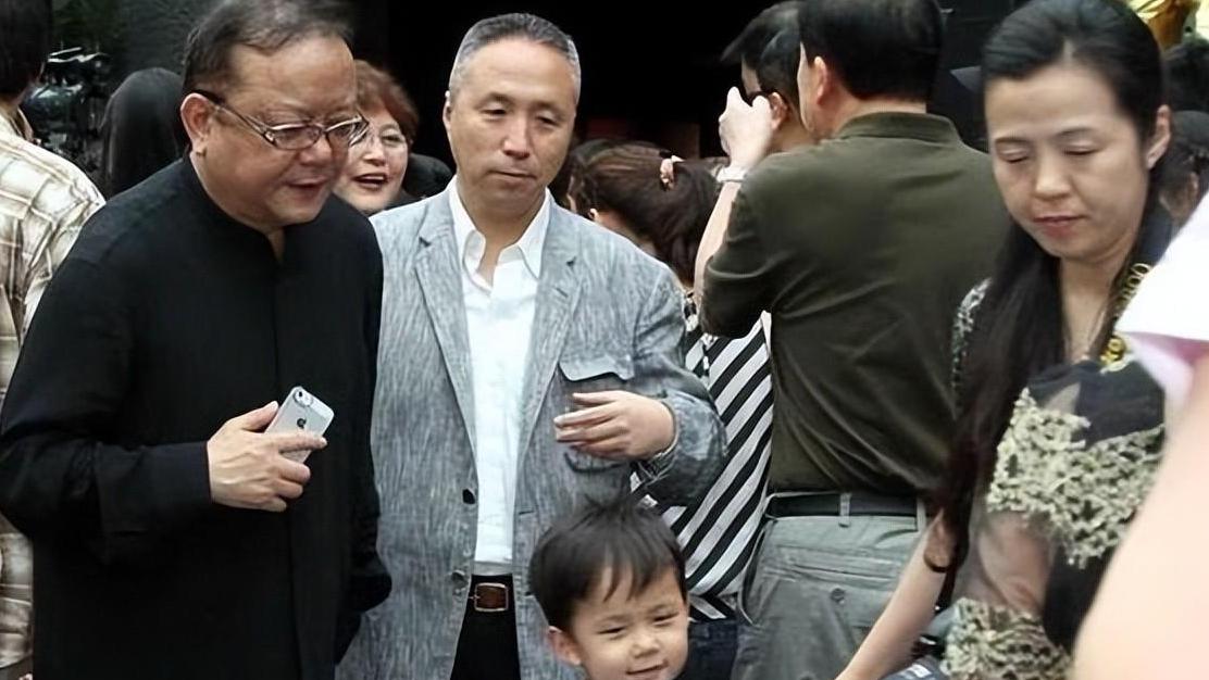 王刚：我没移民美国，也没有10个亿，我只有一个比我小60岁的儿子