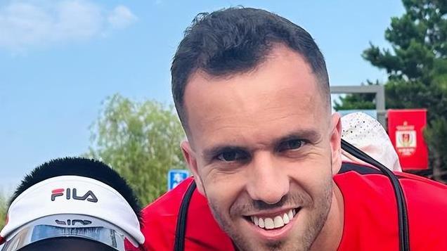 国足阵容的最佳变革：奥斯卡搭档张玉宁首发双锋，塞鸟中场核心