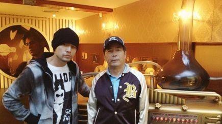 周杰伦演唱会周父罕到场，时隔23年澄清父亲家暴传闻：从来没打人