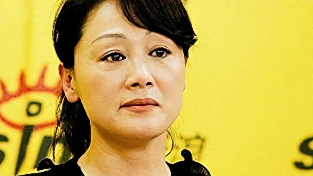 王姬女儿：存在就是给弟弟赚钱，嫁“央视名嘴之子”后才被治愈