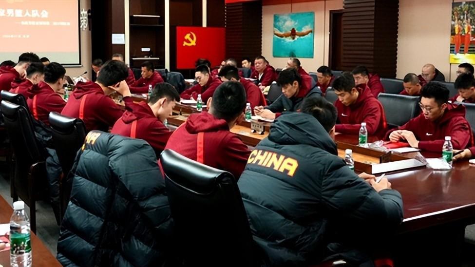 中国男篮起飞！3大归化人选出炉，胡明轩赵继伟迎帮手，吊打日本