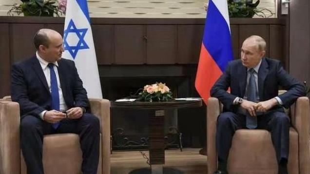 普京会见哈国首任总统！腾出手来的普京，要和哈国现任总统算账？