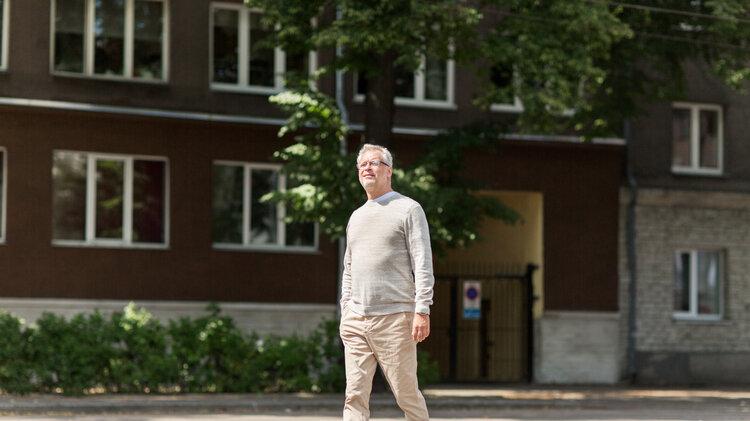 60岁是寿命决定期，无论男女，走路没有5个表现，恭喜你健康可期