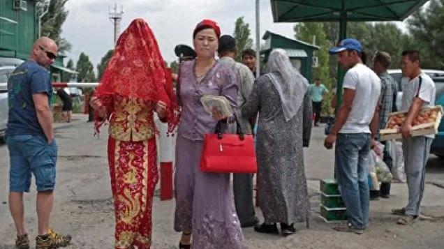 陕西叛匪杀人如麻，溃逃中亚沿途屠戮汉民村庄，火烧敦煌莫高窟