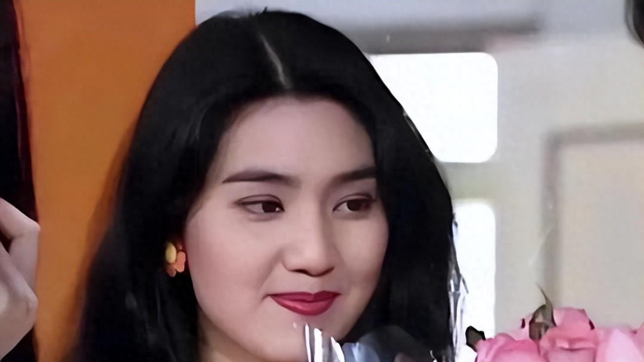 离奇！洪欣再度原谅渣男，闺蜜蔡少芬直言：她是典型的恋爱脑