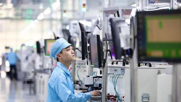 中国刚调查英伟达，美国就开始采取行动，宣布对两家中企进行制裁