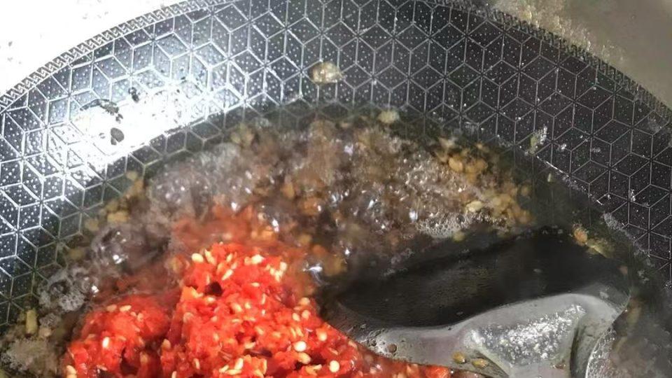 《香满厨房，自制牛肉酱的独特魅力》
