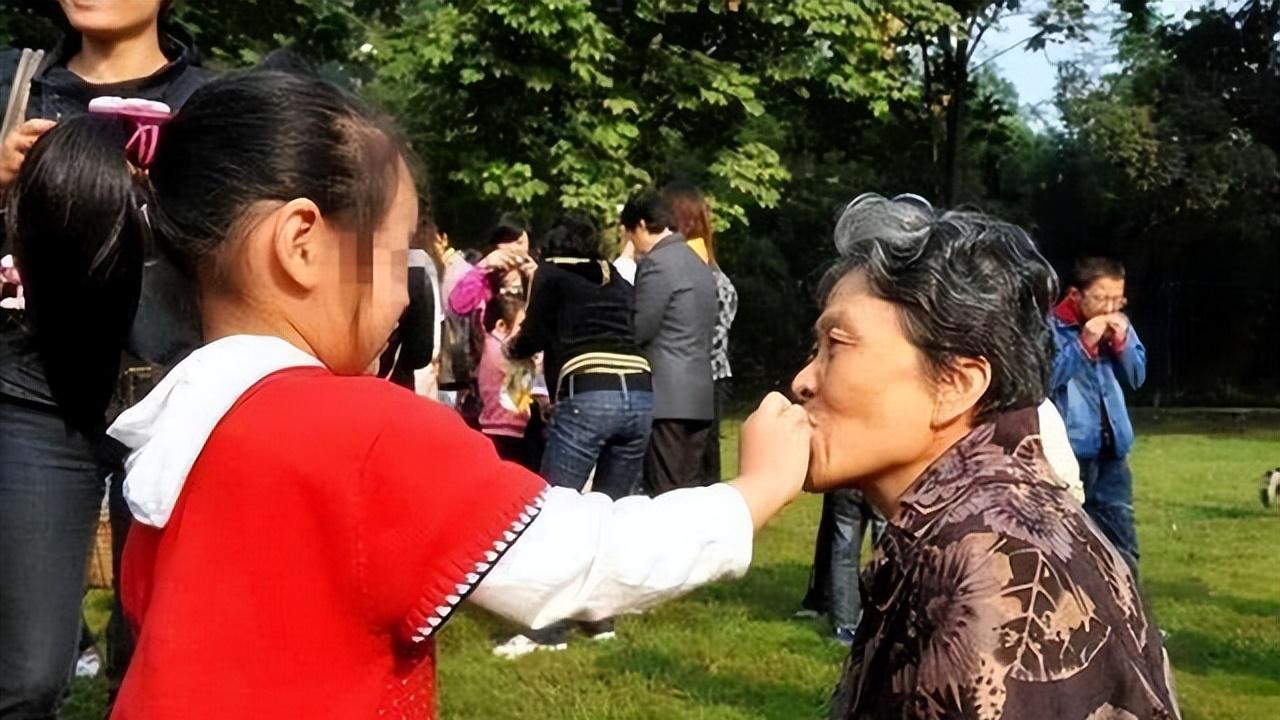 谁带大的孩子更聪明？耶鲁大学的研究告诉你答案，你家娃谁在带？