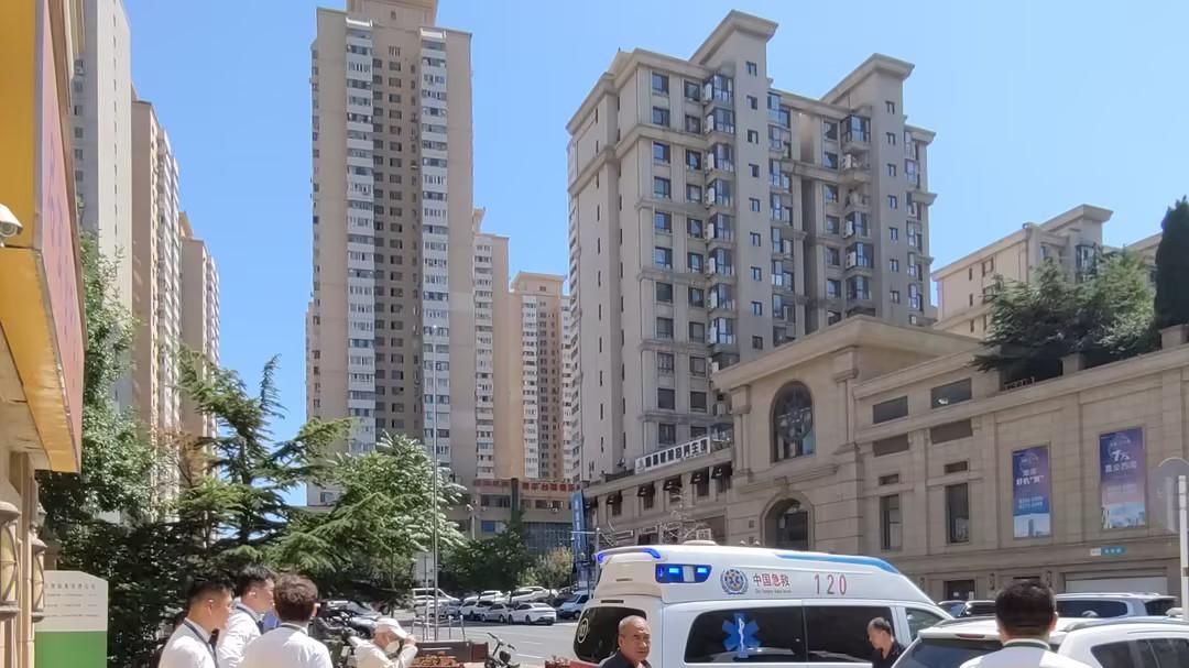 夏日温情：链家经纪人的温暖守护