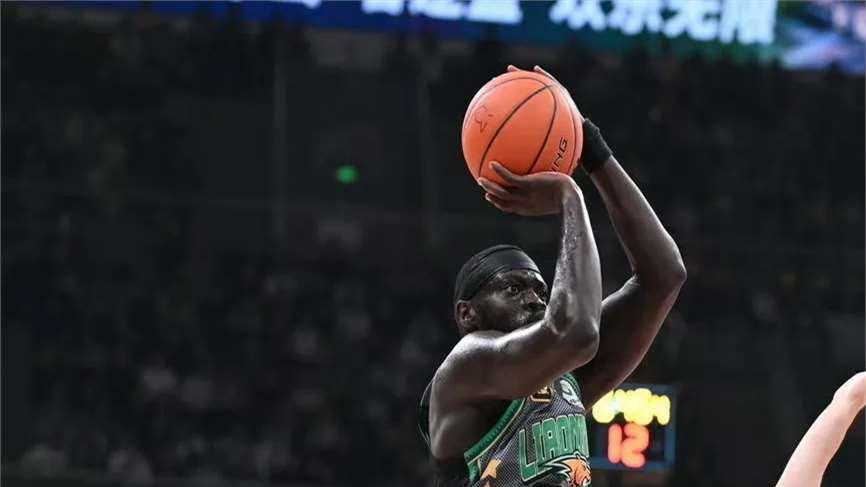 全队24次失误！赵继伟与韩德君低迷辽宁五连胜被山西终结！