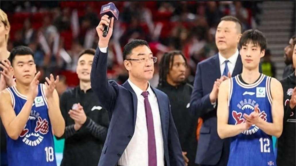 上海总结季前赛：满意双外发挥，点名称赞戴昊，强调全队磨合！
