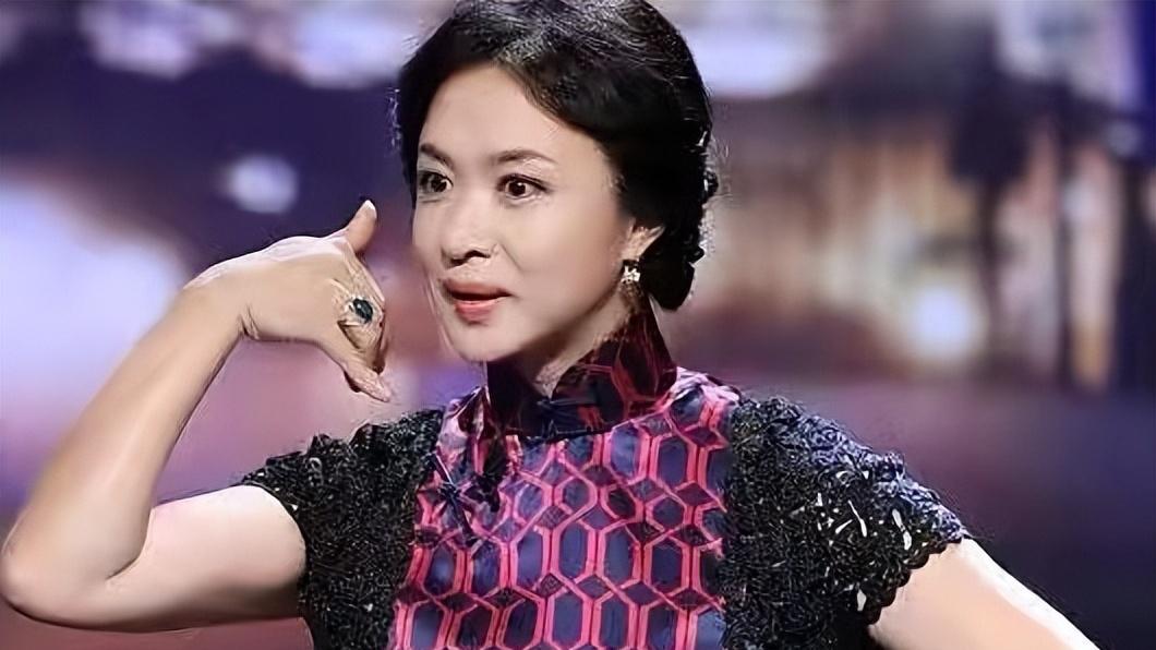 金星母亲韩颖: 儿子变女儿，扛过了流言蜚语，如今一家其乐融融