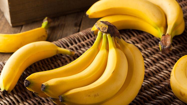 高血压患者不能吃香蕉？医生：尽量少吃这2类水果，很多人还在吃