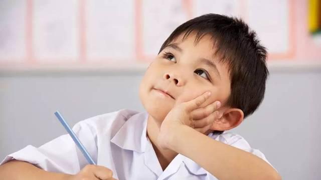什么？孩子会分心是学来的？培养孩子注意力的5个方法