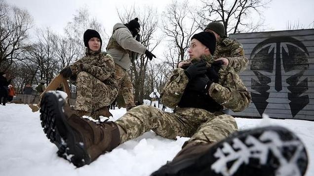 乌克兰逃兵激增：6 万起诉背后是武器匮乏还是士气低落？
