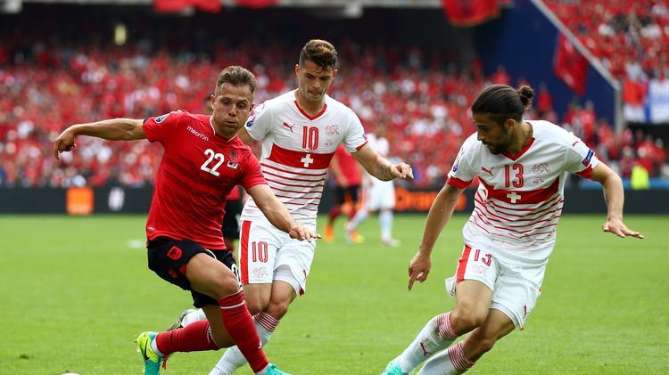 丹麦主场出色，瑞士防守稳健，谁能赢下本轮？