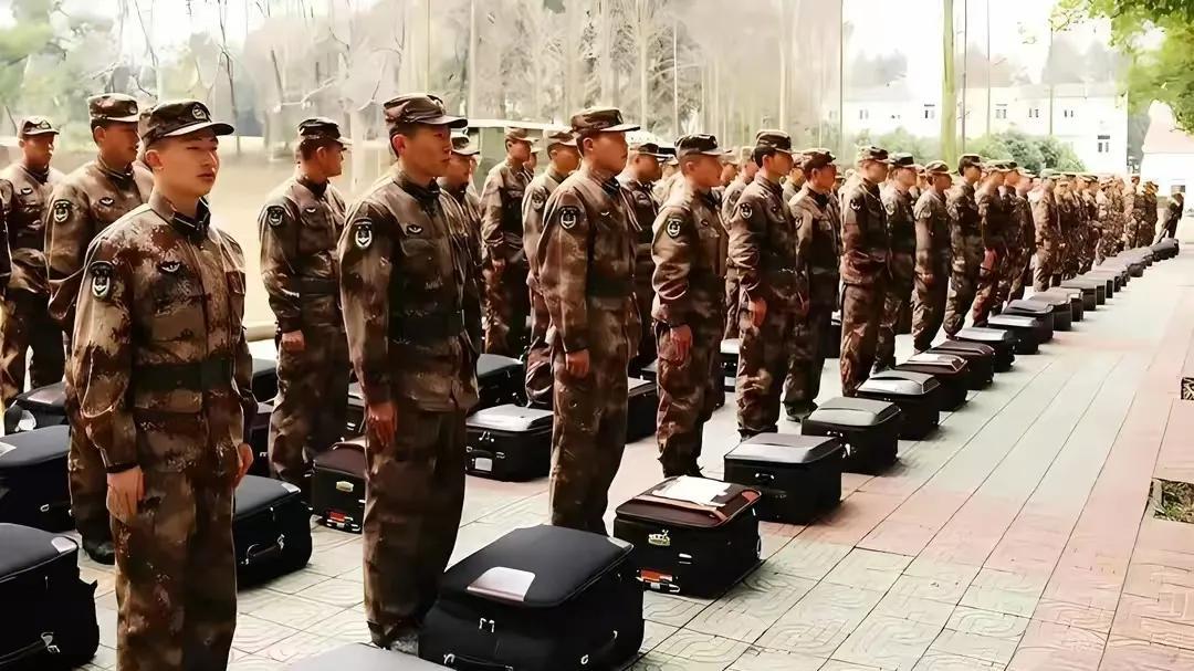 新兵训练结束我去看守仓库，期间发生两件事，让我从营级干部转