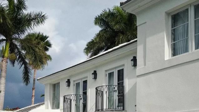 陈赫前女友许婧晒照，185外国丈夫好帅，全家人住独栋别墅很幸福