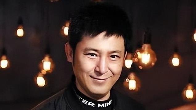 孙涛的小品那么差，为啥还能年年上春晚？看他老婆是谁就明白了