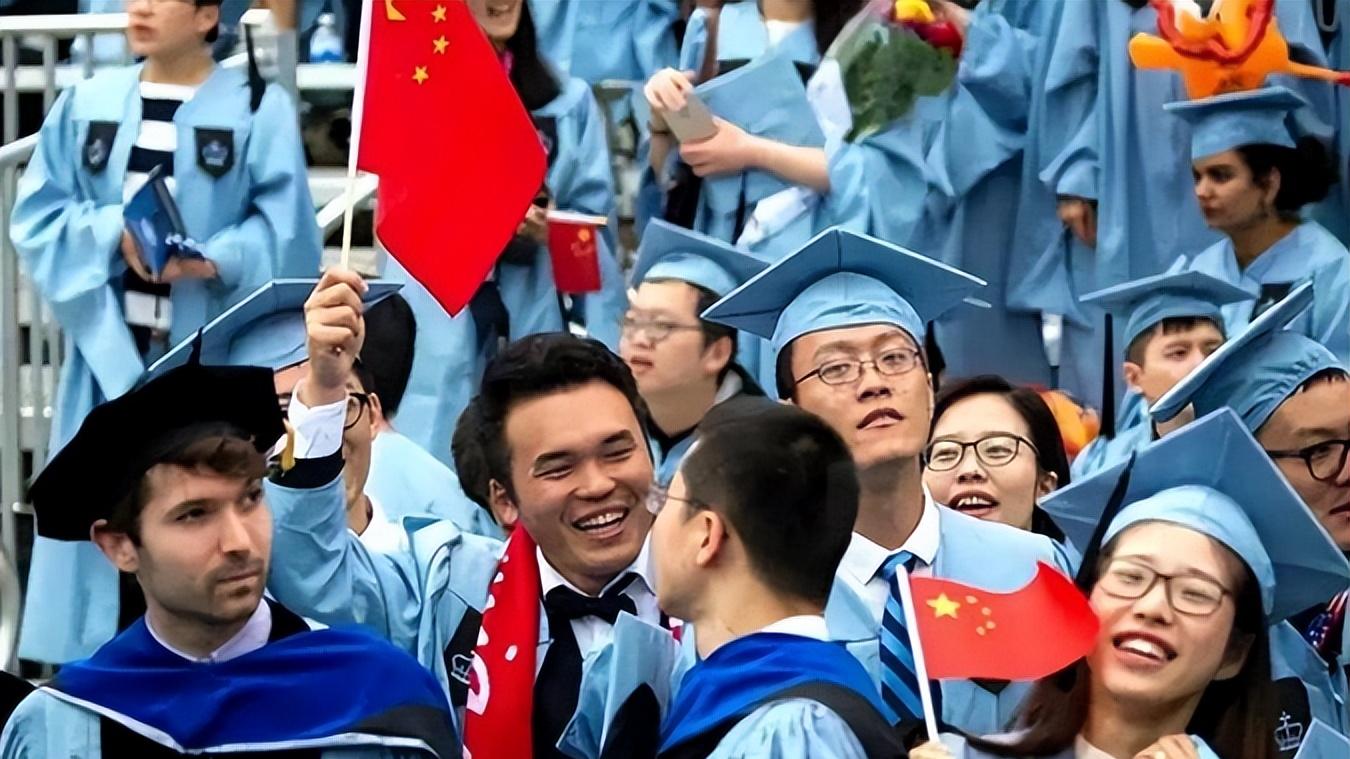 留学生迎来“断供潮”，学生进退两难，想回国却发现不被接纳