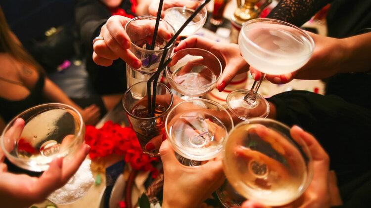 药酒变“毒酒”，一杯药酒致5人死亡，提醒：这4类中药别用来泡酒